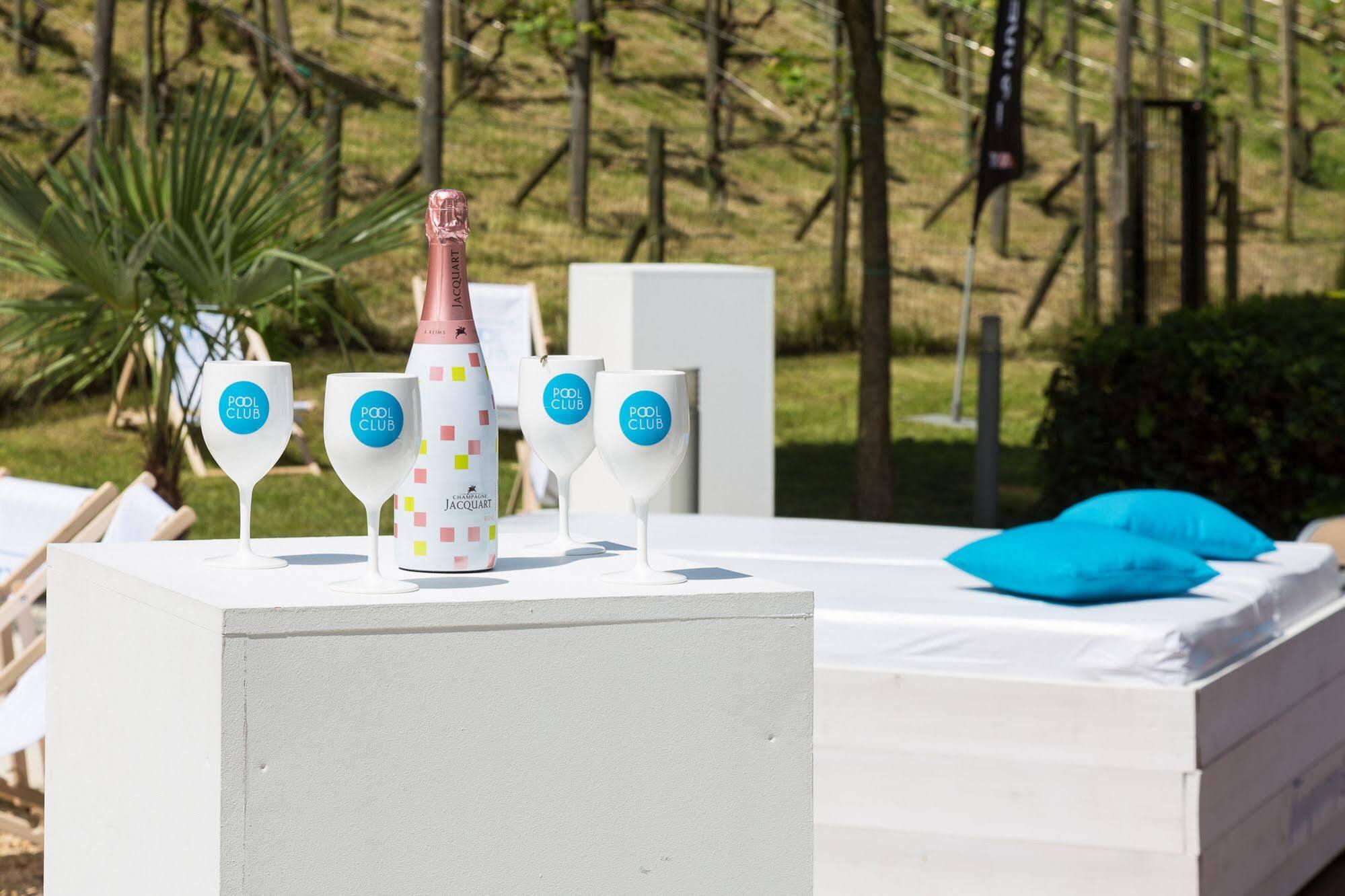 ホテル ニヴェレス スッド ヴァン デル ヴァルク ニヴェル エクステリア 写真